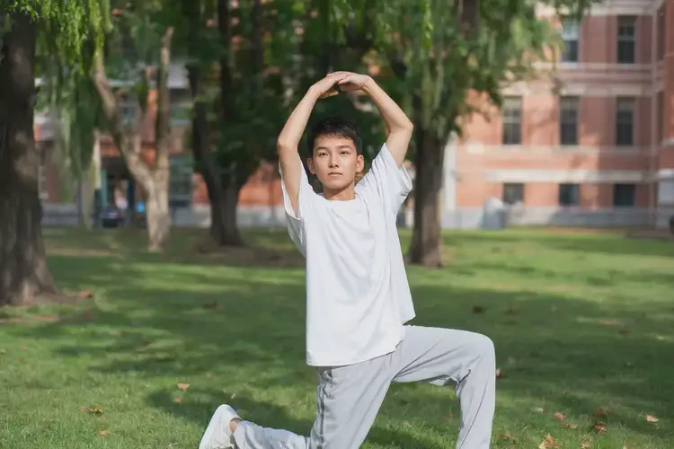 大學生手臂上經(jīng)常起濕疹可不可以根治(圖2)