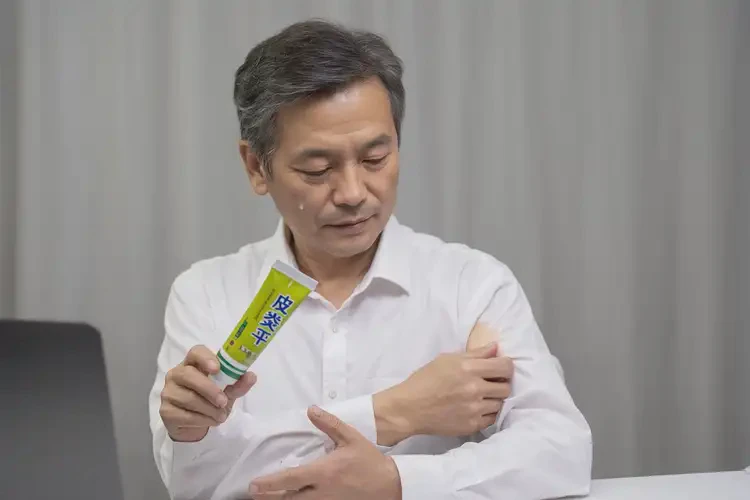 男人四肢偶爾長濕疹能不能根治(圖3)