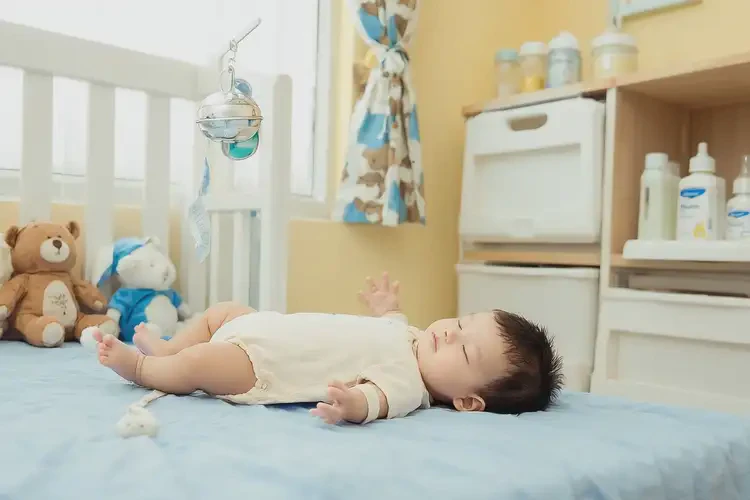 嬰兒全身容易起濕疹不管它會(huì)自己痊愈嗎(圖1)