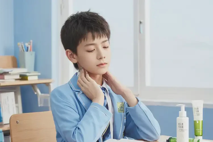 中學(xué)生脖子上有濕疹可不可以根治(圖2)