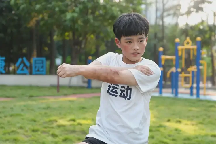 大學(xué)生面部偶爾長(zhǎng)濕疹能夠徹底治愈嗎(圖2)