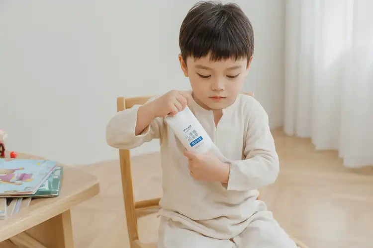 孩子大腿上出現(xiàn)濕疹可不可以徹底自愈(圖2)