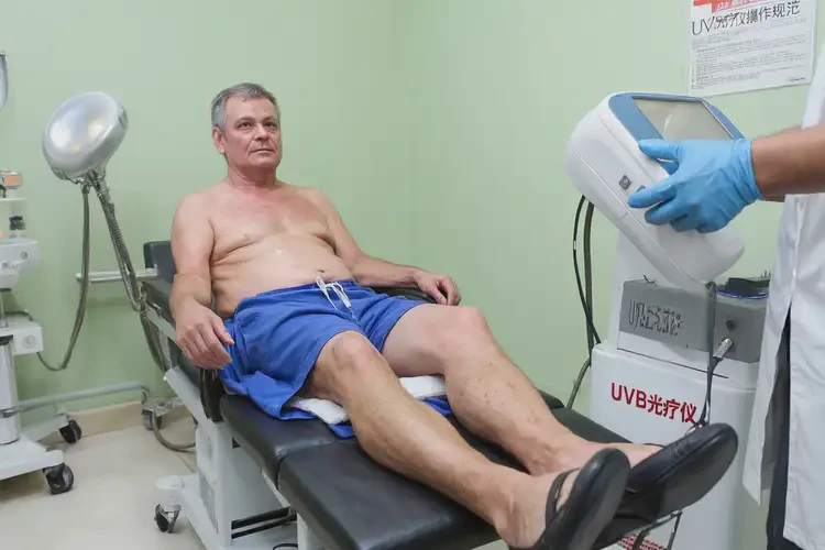 男性大腿起湿疹可不可以根治(图1)