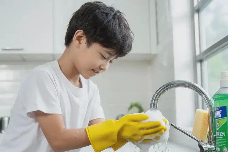 青年人手上經(jīng)常起濕疹可不可以根治(圖2)