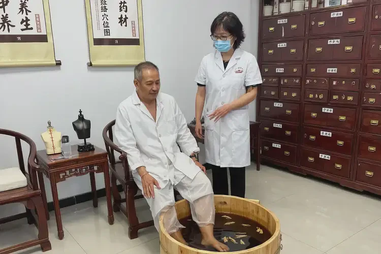 大學(xué)生肛周經(jīng)常長濕疹可不可以根治(圖2)