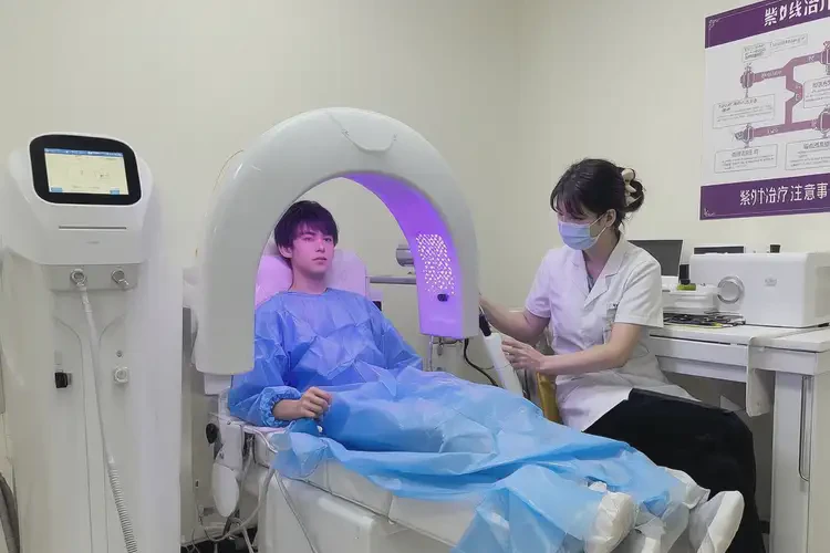 女性全身出現(xiàn)濕疹可不可以徹底自愈(圖1)