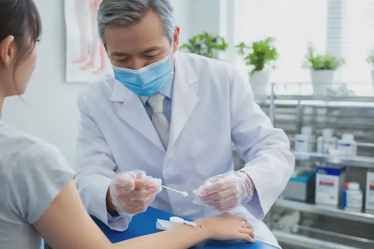 男生肛周偶爾長(zhǎng)濕疹能夠徹底治愈嗎(圖3)