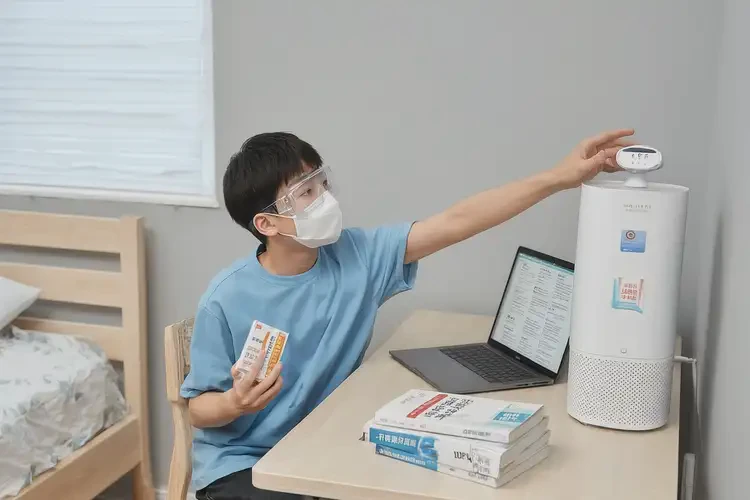 大學(xué)生大腿上偶爾長濕疹可不可以根治(圖1)