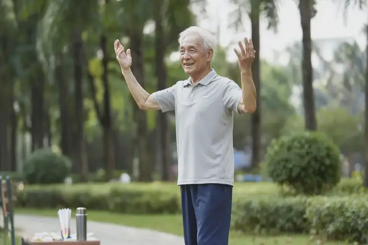 老人面部容易起濕疹可不可以根治(圖1)