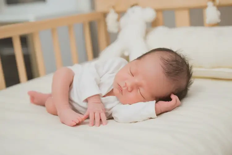 新生兒肛周出現(xiàn)濕疹可不可以根治(圖1)