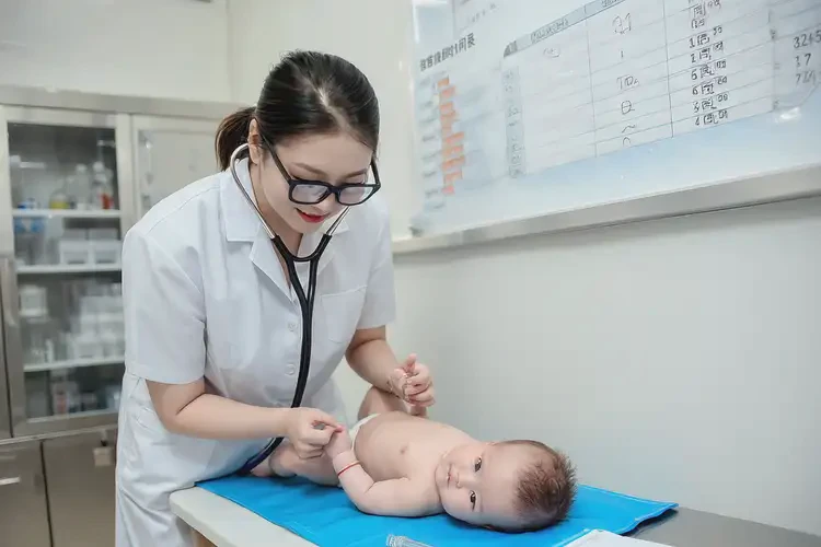 嬰兒大腿長(zhǎng)濕疹可以治好嗎(圖2)