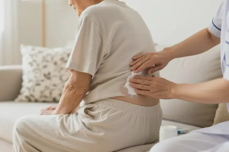 高齡老人屁股上出現(xiàn)濕疹可不可以根治(圖3)