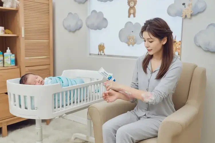 哺乳期媽媽脖子長(zhǎng)濕疹能徹底自愈嗎(圖3)