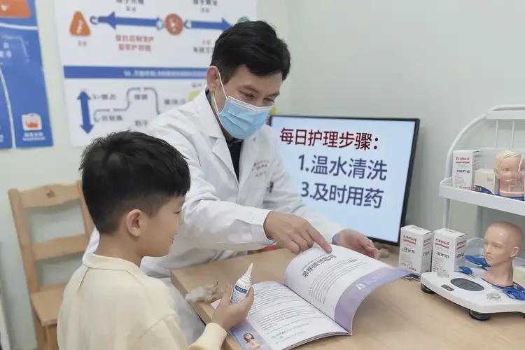 嬰幼兒屁股上偶爾起濕疹可以徹底自愈嗎(圖1)