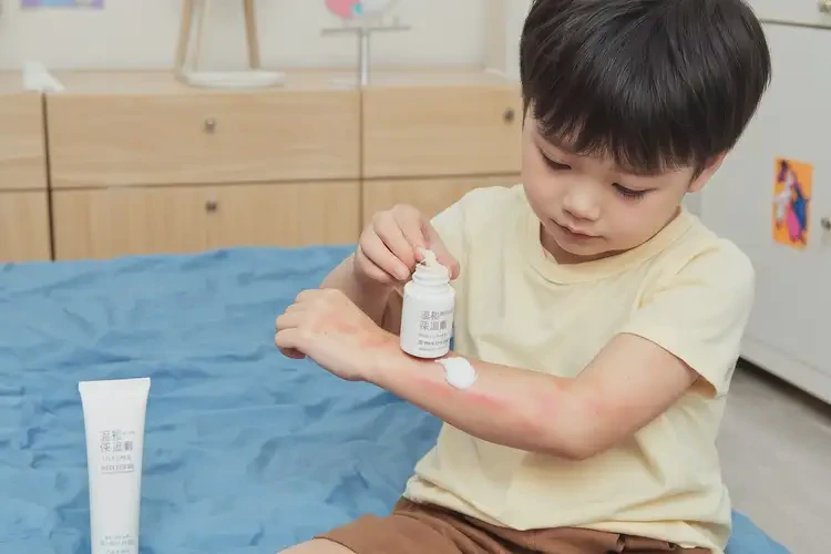 兒童脖子偶爾起濕疹可不可以根治(圖2)