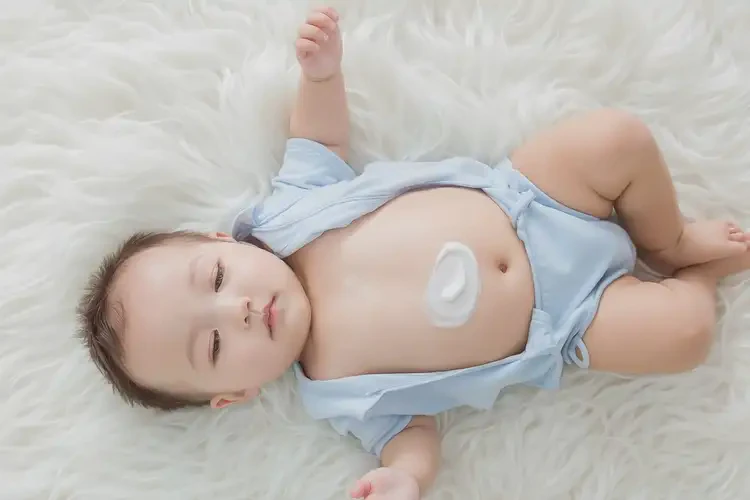 寶寶肚子經(jīng)常長(zhǎng)濕疹可以徹底自愈嗎(圖1)