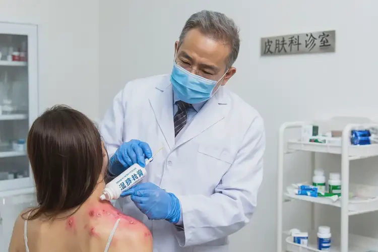 女性脖子經(jīng)常起濕疹可不可以根治(圖3)