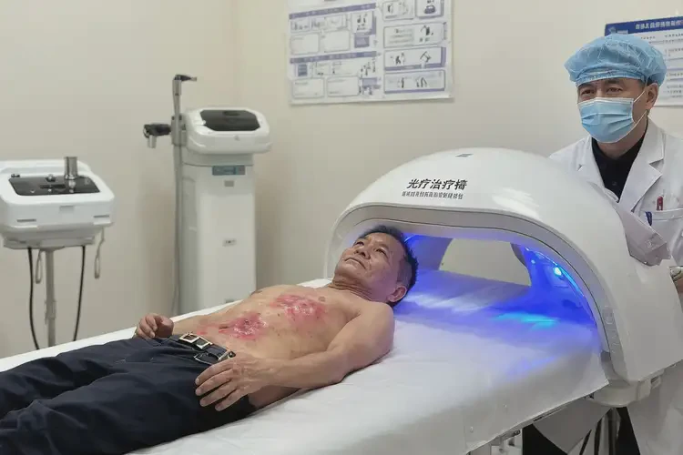 男性肚子經(jīng)常長(zhǎng)濕疹能夠徹底治愈嗎(圖2)