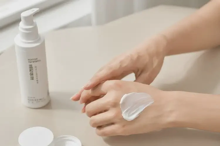 男人手上偶爾起濕疹能不能根治(圖1)