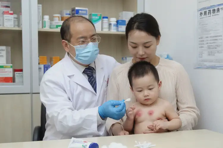 嬰幼兒脖子上起濕疹可不可以根治(圖3)