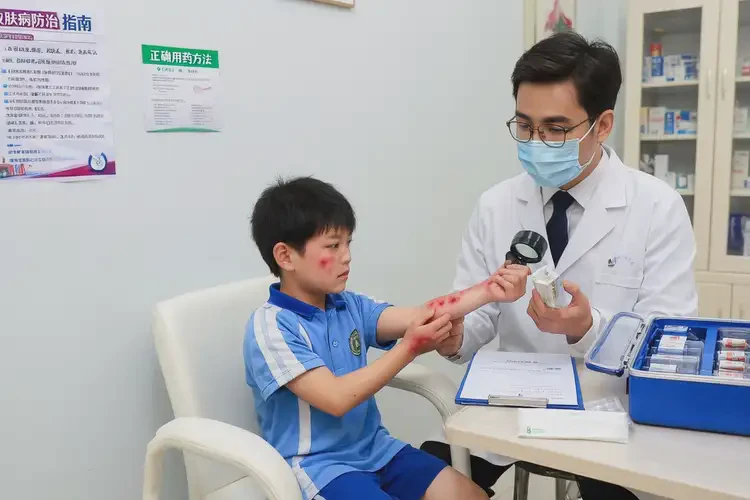 小學(xué)生屁股上有濕疹能不能徹底自愈(圖2)