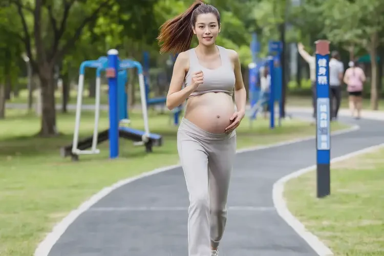 孕婦肚子上出現(xiàn)濕疹可不可以根治(圖1)