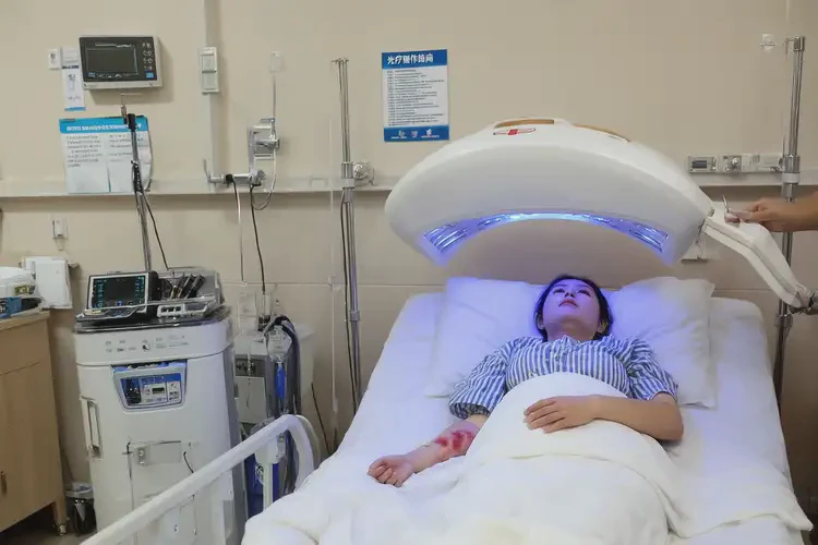 產(chǎn)婦手臂上偶爾起濕疹可不可以根治(圖1)