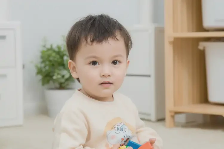 小孩大腿上容易长湿疹能够彻底治愈吗(图2)