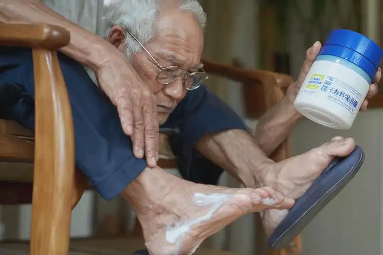 老年人脚上经常长湿疹可不可以根治(图4)