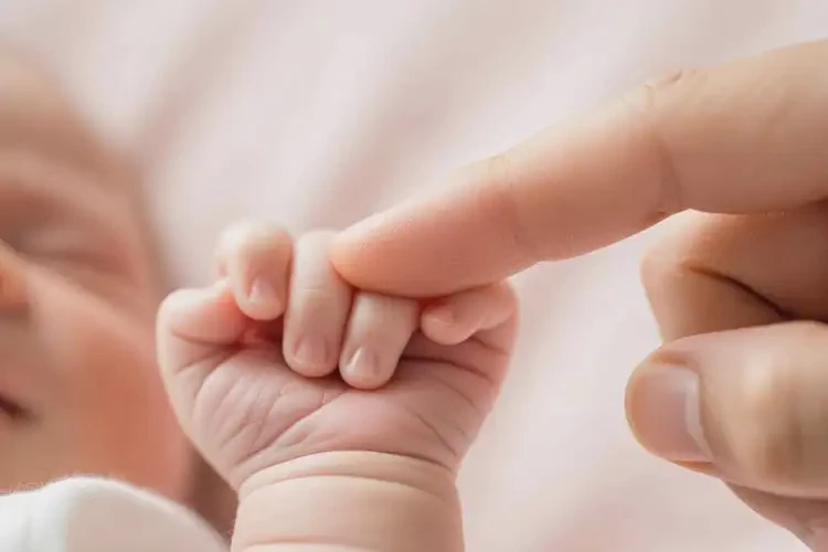 新生儿手上出湿疹可不可以根治(图1)