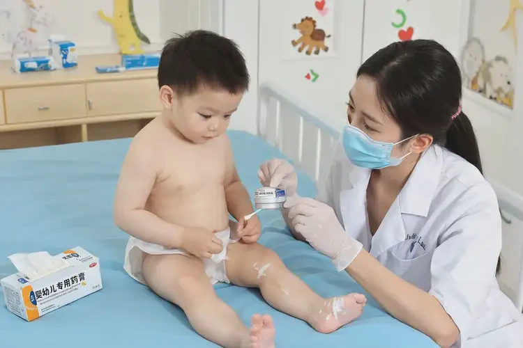 嬰幼兒大腿上容易起濕疹可不可以根治(圖1)