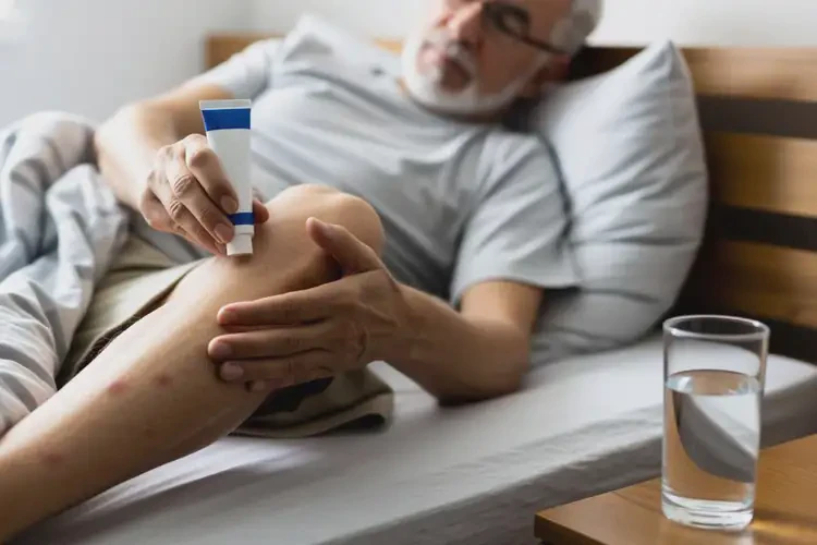 老年人大腿偶爾起濕疹可不可以根治(圖3)