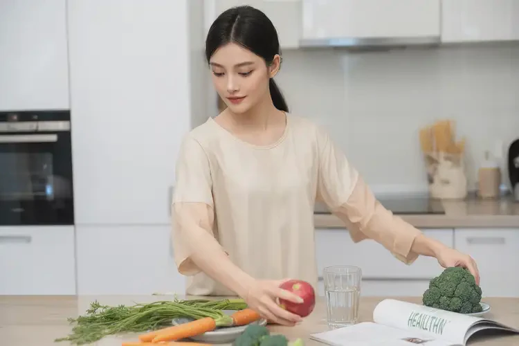 女性脖子容易起濕疹可不可以根治(圖2)