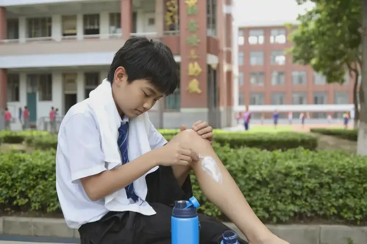 中學(xué)生大腿上偶爾起濕疹可不可以根治(圖1)