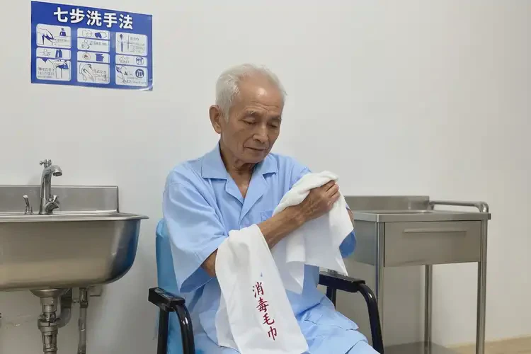 老年人肛周容易长湿疹不管它会自己好吗(图2)