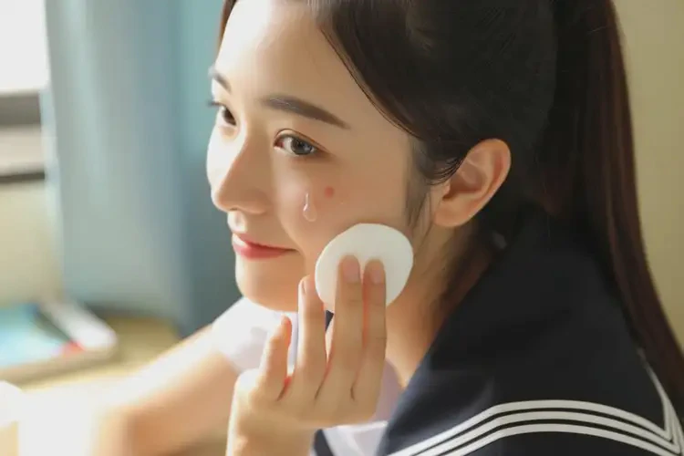 大學(xué)生臉上經(jīng)常長濕疹可不可以根治(圖3)