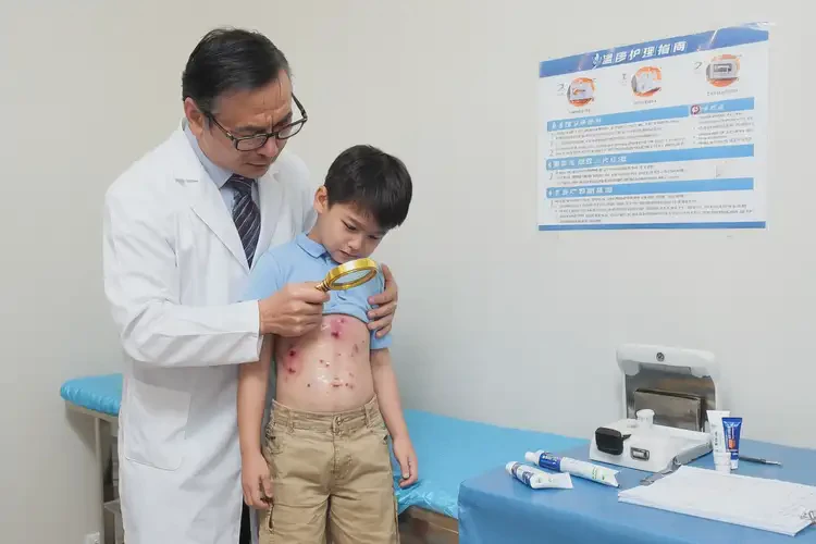 少兒肚子上經(jīng)常長濕疹可以徹底自愈嗎(圖2)