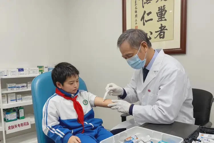 小學(xué)生屁股容易長濕疹可不可以根治(圖3)