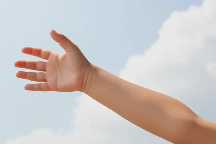 孩子手臂上偶爾起濕疹可以治好嗎(圖1)