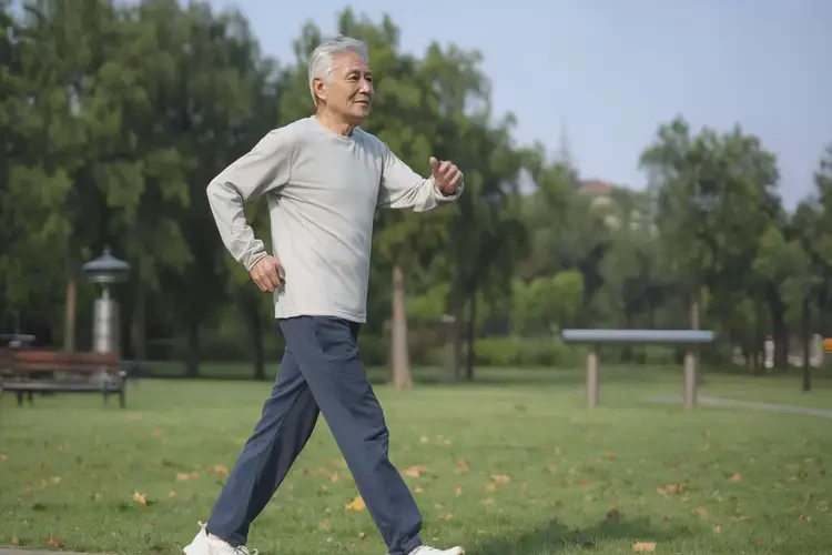 老年人大腿容易起湿疹可不可以根治(图1)