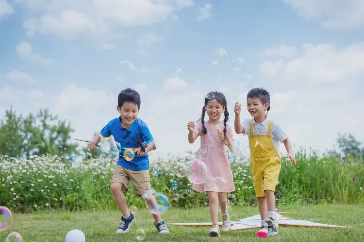 孩子脖子上偶爾長濕疹可以治好嗎(圖1)