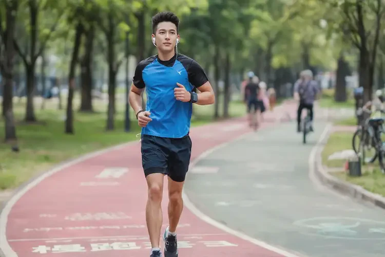 男生四肢長(zhǎng)濕疹可不可以根治(圖1)