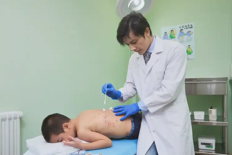 孩子肚子出現濕疹可以治好嗎(圖3)