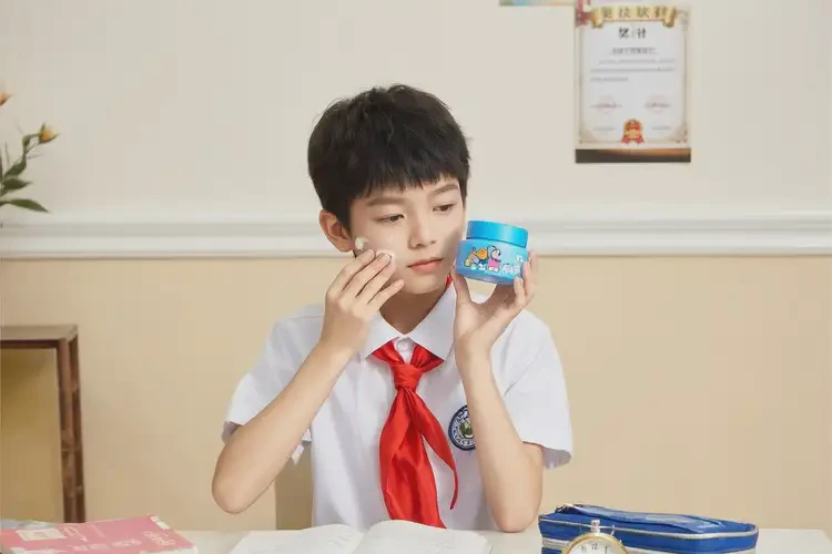 小學(xué)生臉上經(jīng)常起濕疹可不可以根治(圖2)