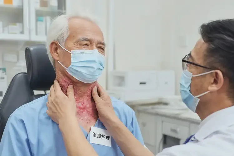 老人脖子出現(xiàn)濕疹可不可以根治(圖4)