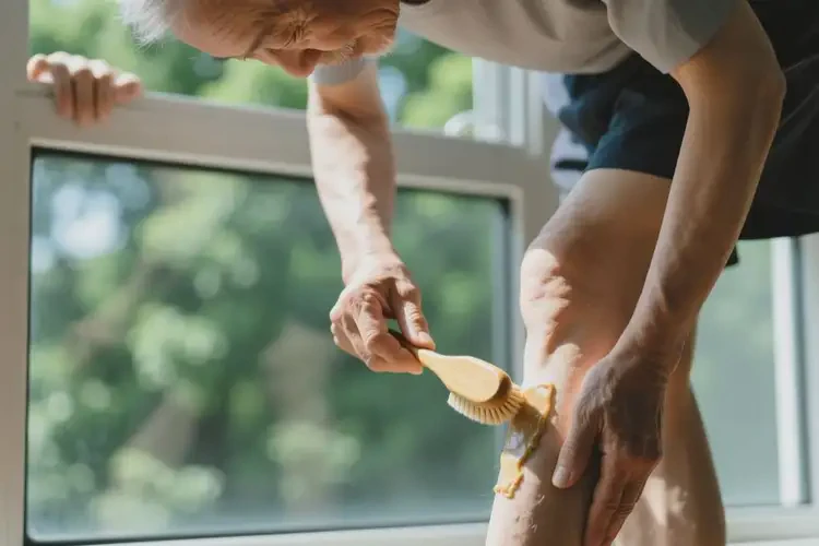 老年人大腿上长湿疹可不可以根治(图2)