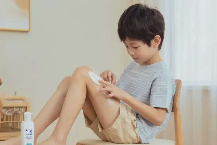 小孩大腿上容易起濕疹可以治好嗎(圖2)