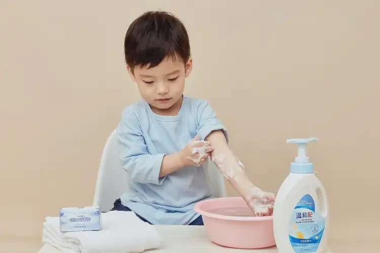 小孩脖子上有湿疹可以治好吗(图2)