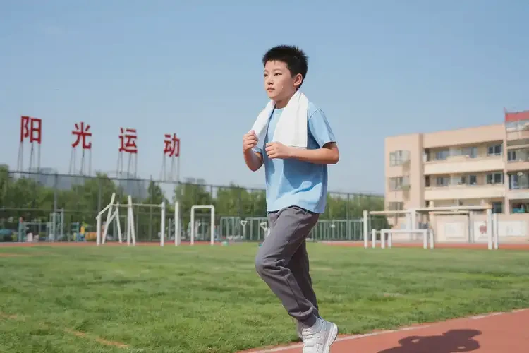 中學(xué)生脖子容易起濕疹可不可以根治(圖1)