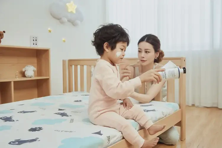 孩子大腿上有濕疹可以治好嗎(圖2)